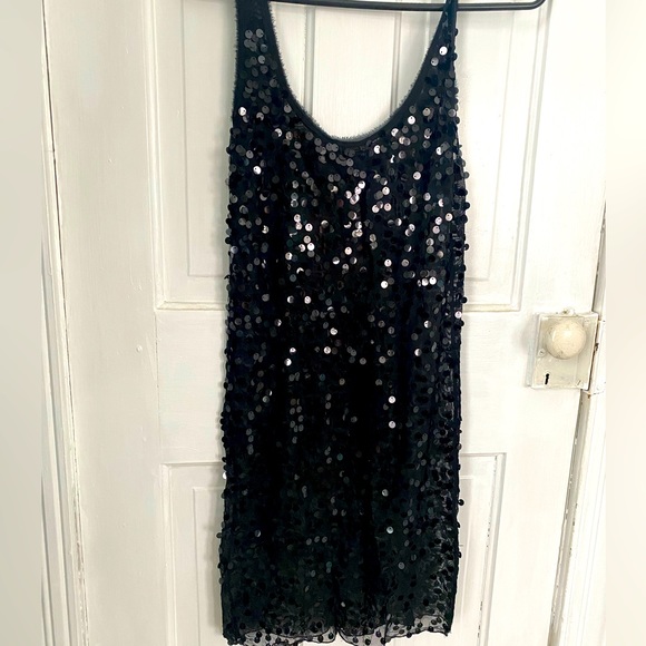 Fully sequined sheer party dress - Picture 2 of 6